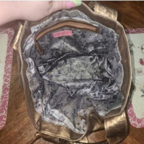 🍁🍂Vintage Betsey Johnson Bronze Leather Metalicize Me Lipstick Tote Handbag - Picture 10 of 10